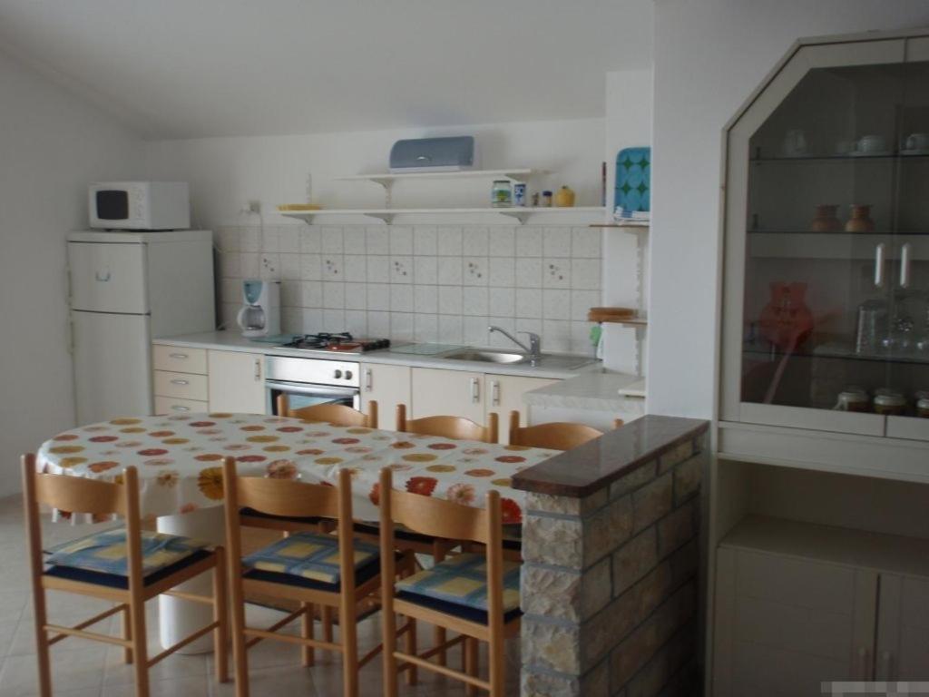 Apartment In Kukljica With Sea View, Terrace, Air Conditioning, Wi-Fi Екстериор снимка