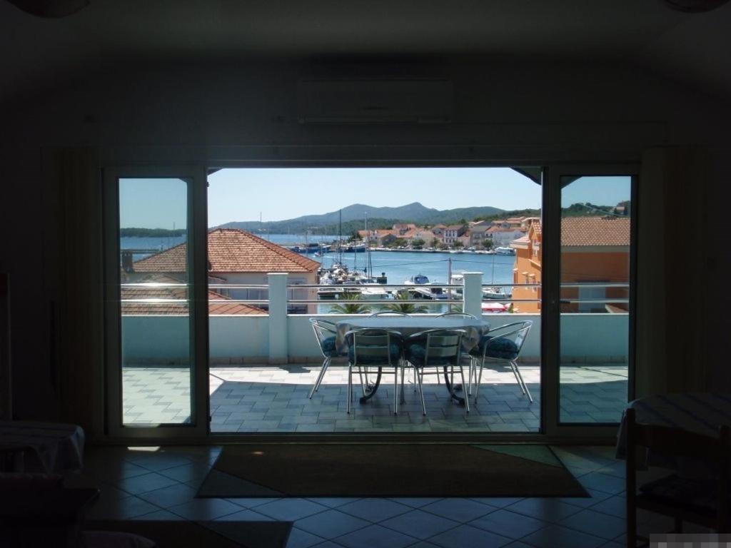 Apartment In Kukljica With Sea View, Terrace, Air Conditioning, Wi-Fi Екстериор снимка